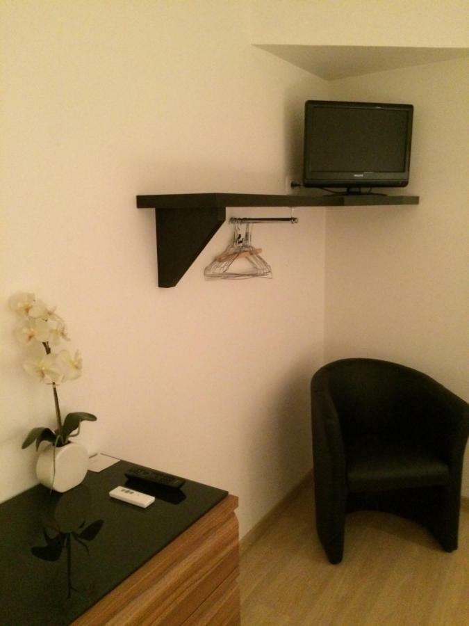 Chambres D'Hotes Karine Smej Châtillon-sur-Marne Exteriör bild