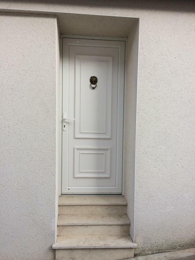 Chambres D'Hotes Karine Smej Châtillon-sur-Marne Exteriör bild