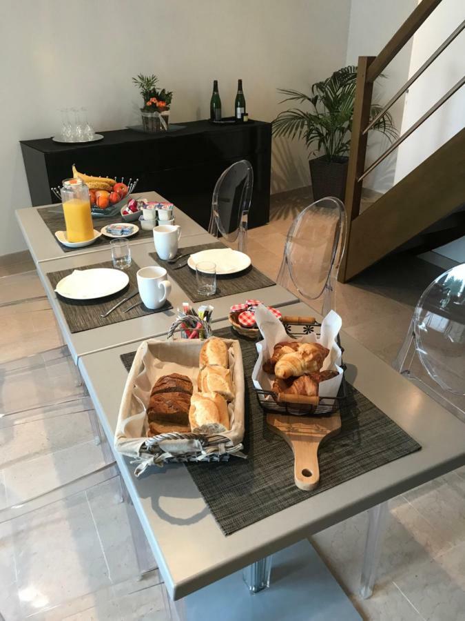 Chambres D'Hotes Karine Smej Châtillon-sur-Marne Exteriör bild
